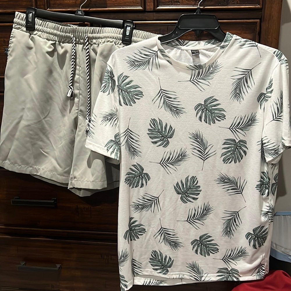 T shirt and shorts set